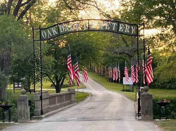 oakdale-cemetery