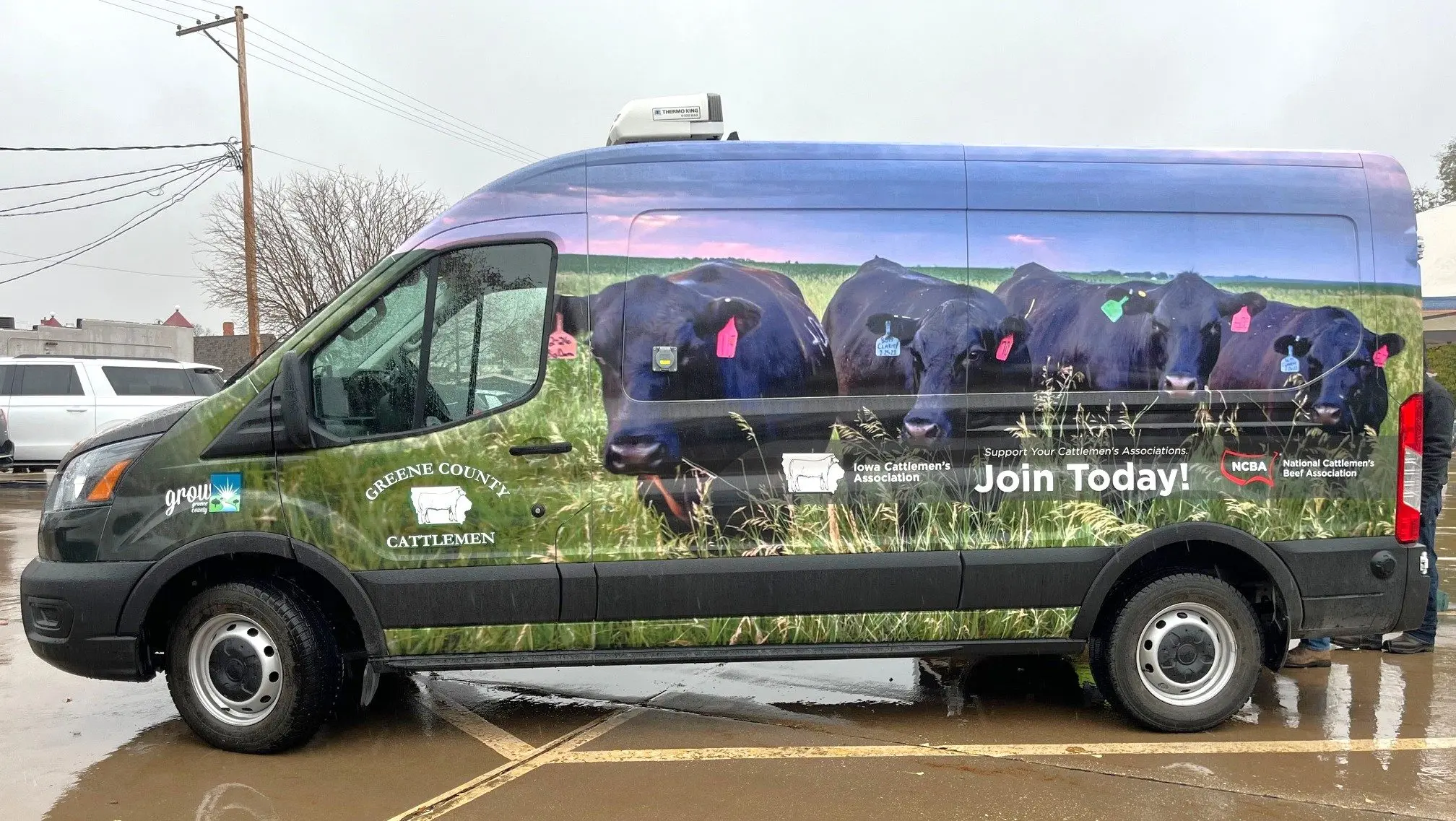 refrigerated-van-for-greeen-co-cattlemen