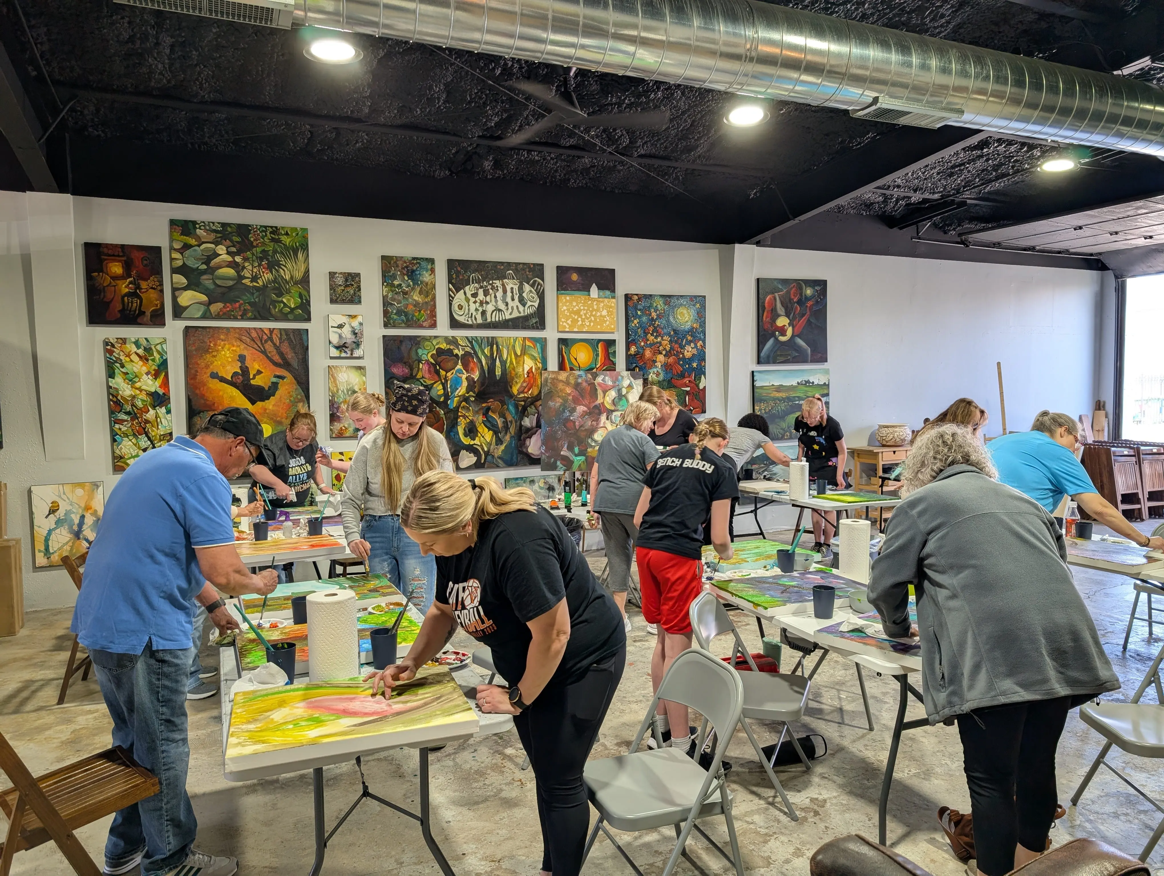 artists-working-in-elliott-art-studio