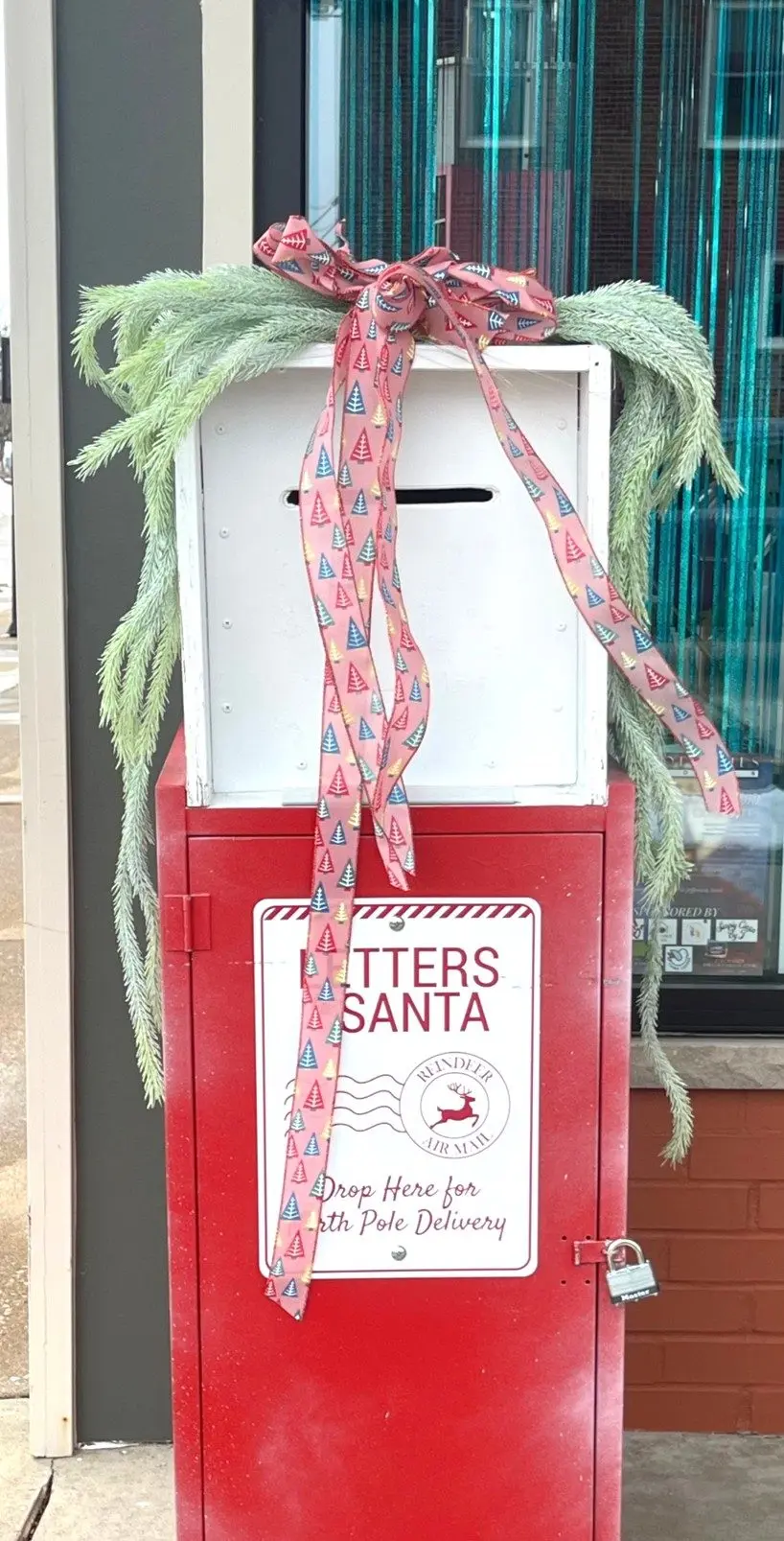 letters-to-santa-mailbox-2