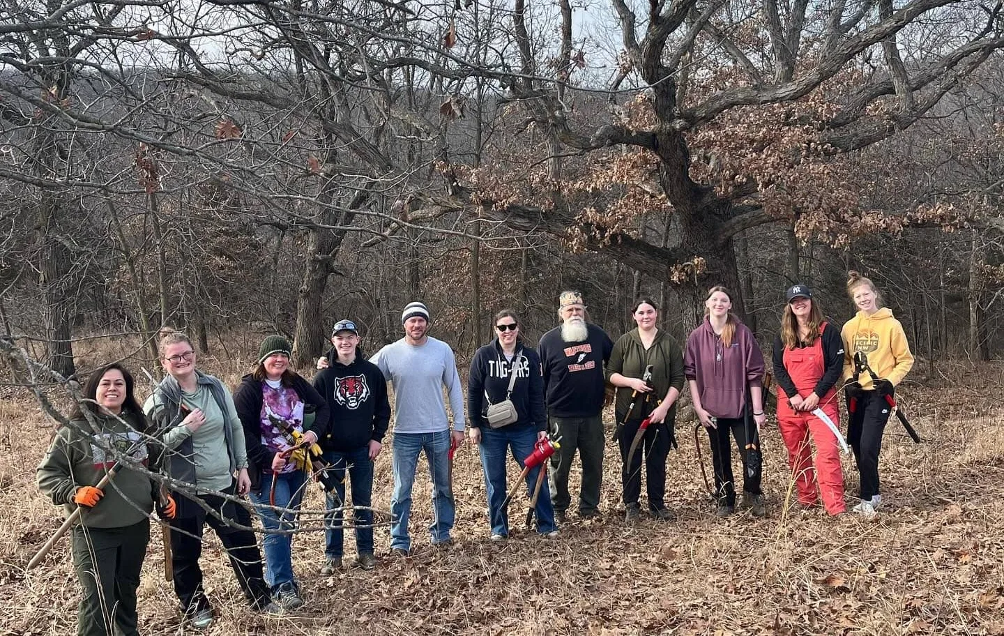 dallas-county-conservation-volunteer-day-hanging-rock