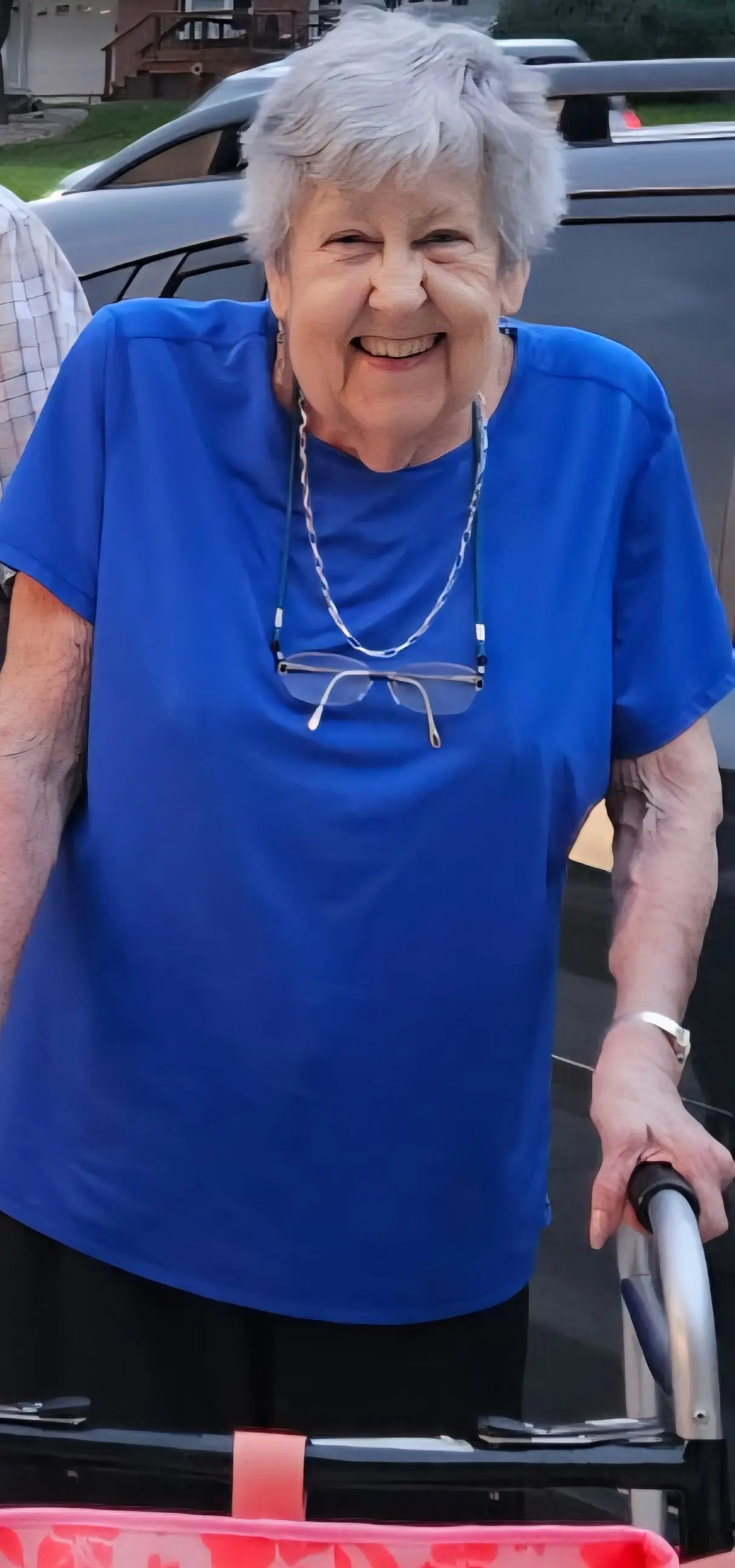 schroer-theresa-paper-pic