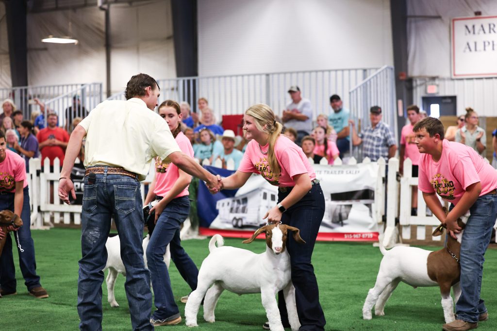 Dallas County 4-H’er Kinsey Hick to Compete Tomorrow at All-Iowa Showdown
