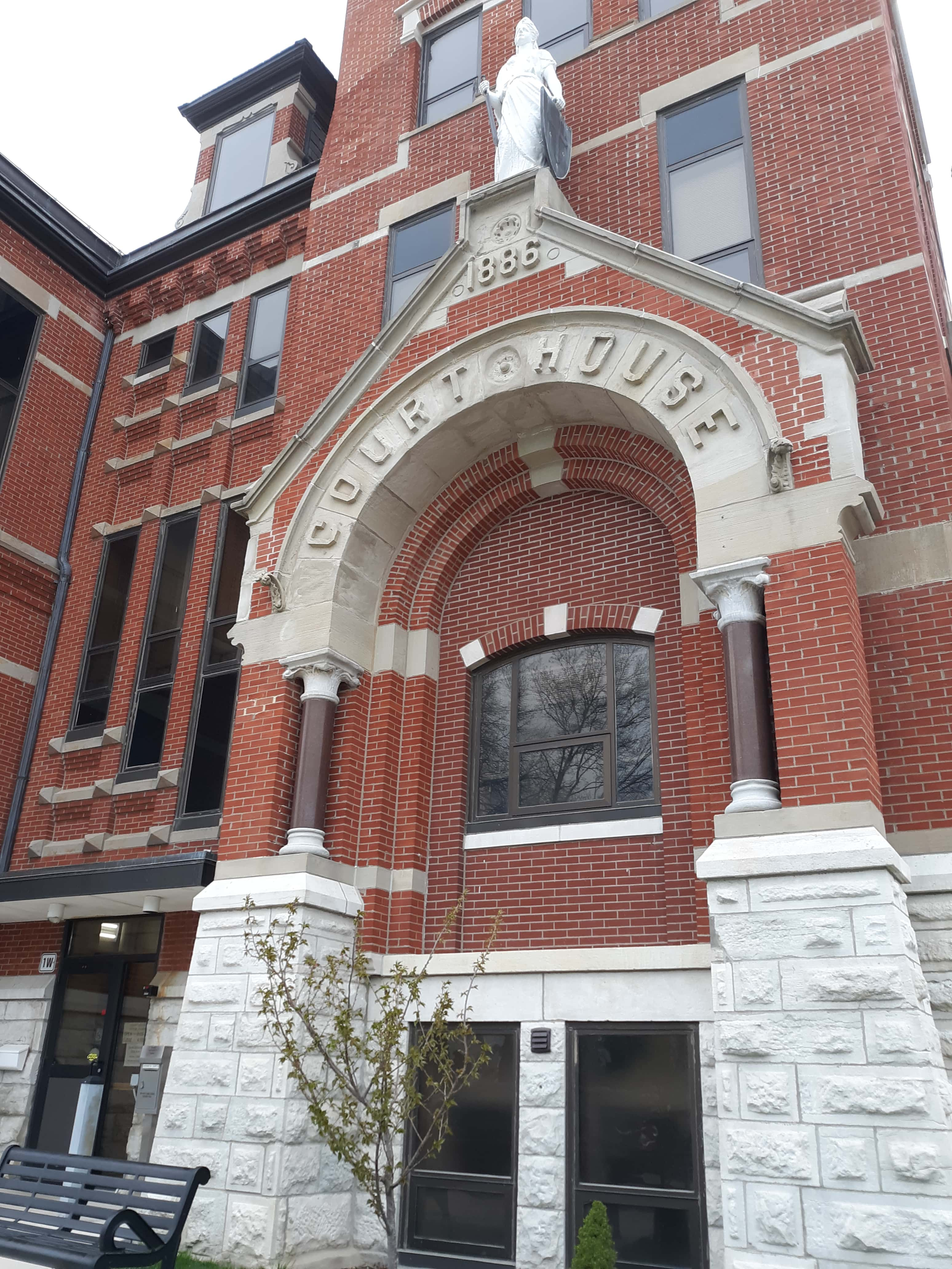 courthouse-front