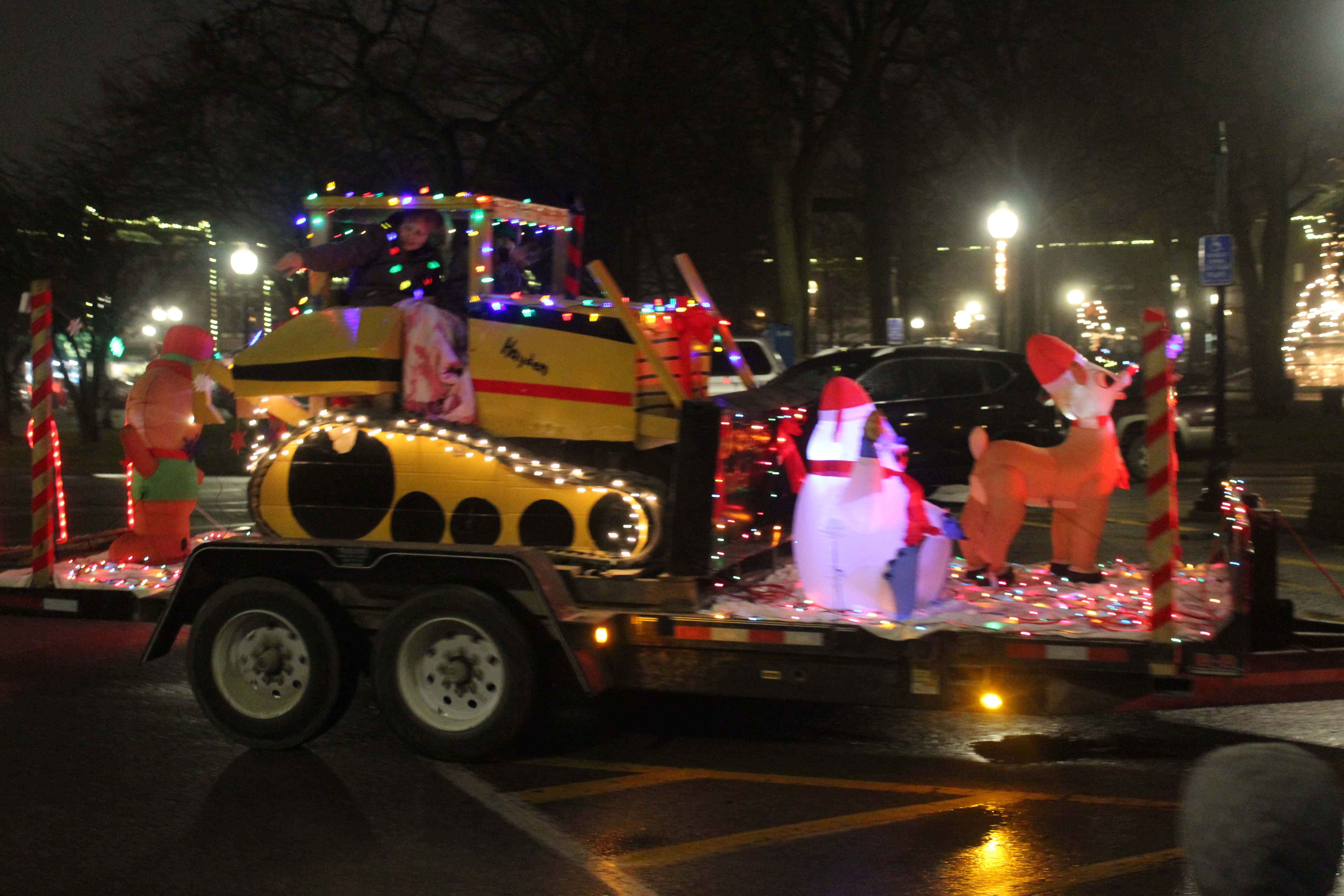 Christmas Season Arrives in Washington with Lighted Holiday Parade