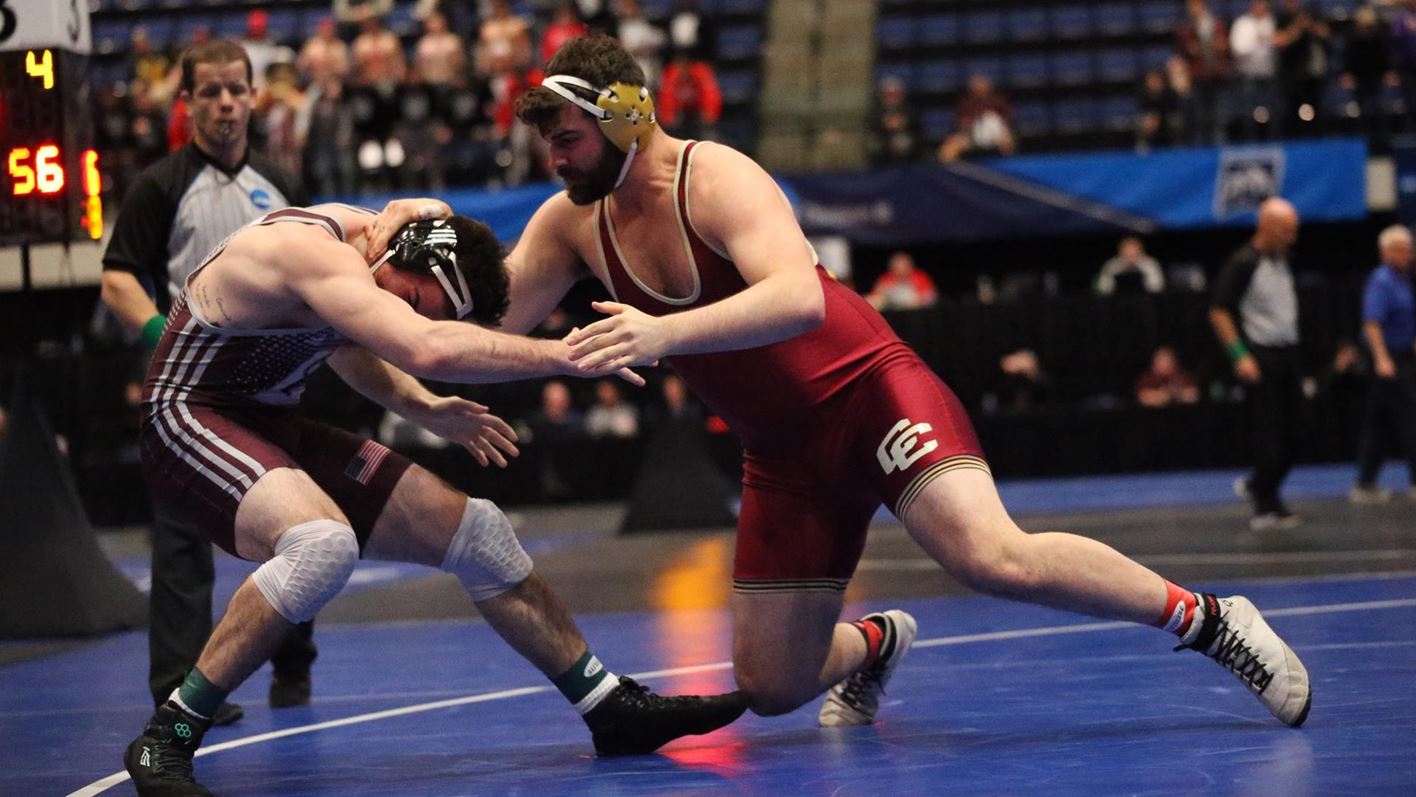 Reeves Reaches All American Status at DIII Wrestling Championships