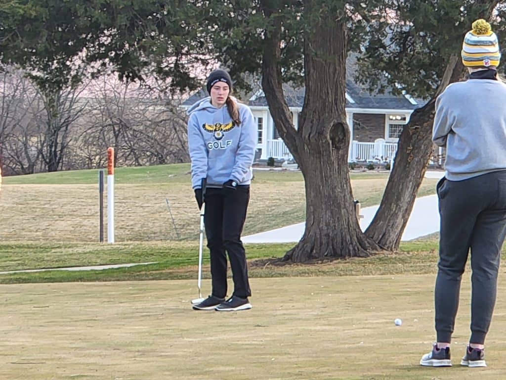 Golden Hawk Girls Beat Bears; Boys Fall to Defending State Champs on the Road - Vimarsana News