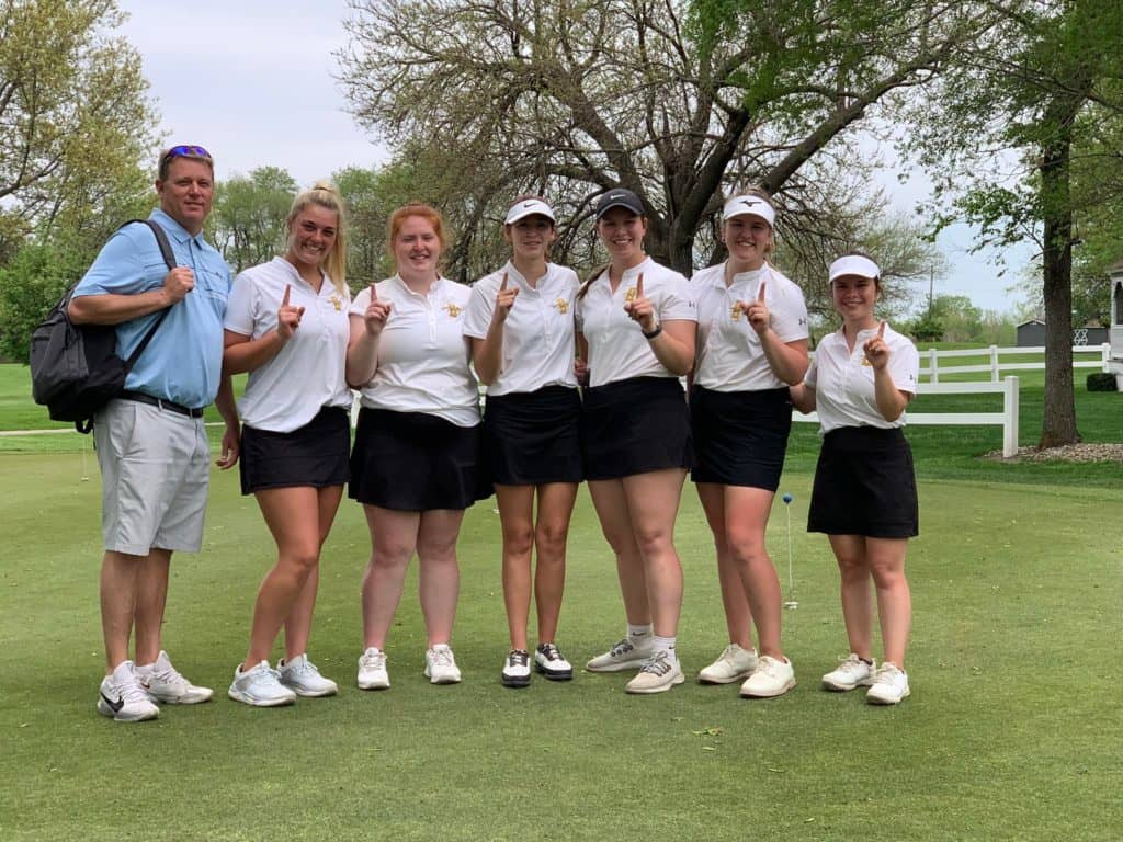 Sigourney Girls Win Prairie Knolls First Round Regional - Vimarsana News