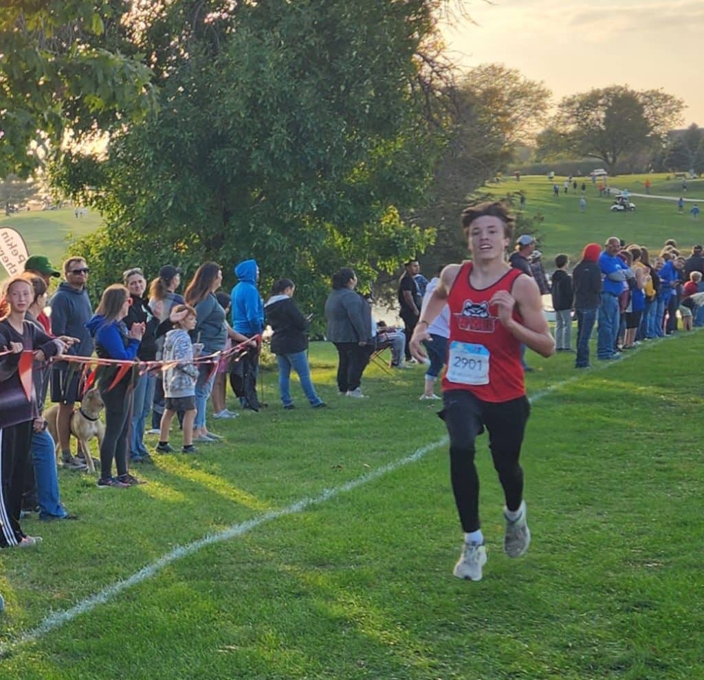 WMU's Newsom, Lone Tree's Zaruba Lead Pack at Super Conference Cross Country Championships | KCII Radio - Vimarsana News