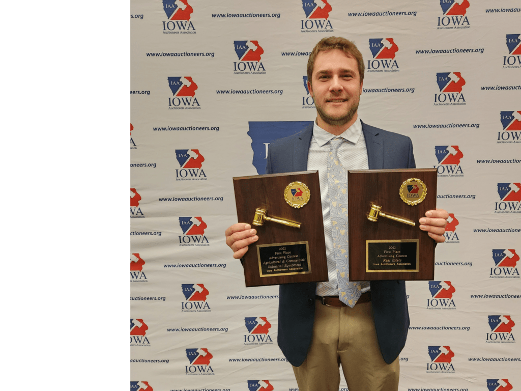 Sieren Receives Awards at Iowa Auctioneers Convention - Vimarsana News