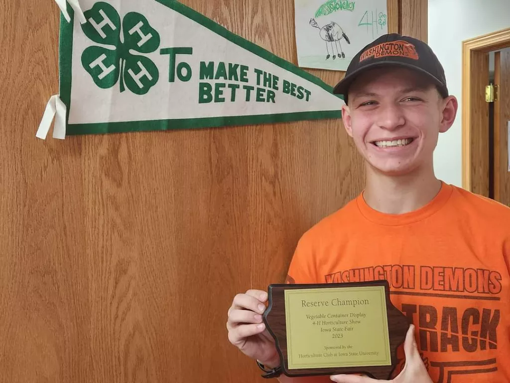 Tyler Alderton Wins Reserve Champion Vegetable Basket at State Fair - Vimarsana News