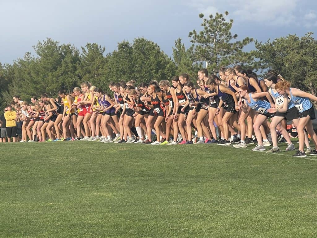 Mid-Prairie's Hostetler Wins to Highlight Local Runners at Wartburg College | KCII Radio - Vimarsana News