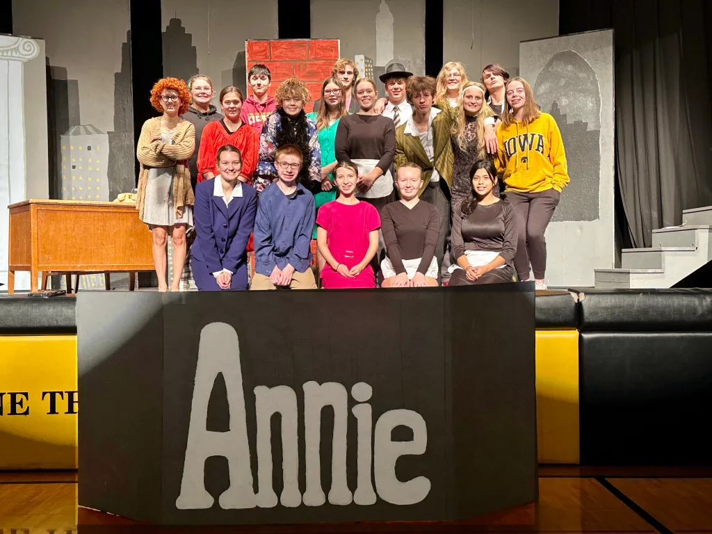 Lone Tree High School Presents Annie This Week - Vimarsana News