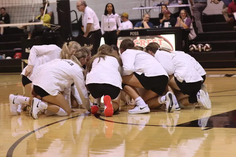 hillcrest-vb-huddle-2