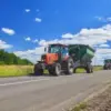 tractor-on-road-800