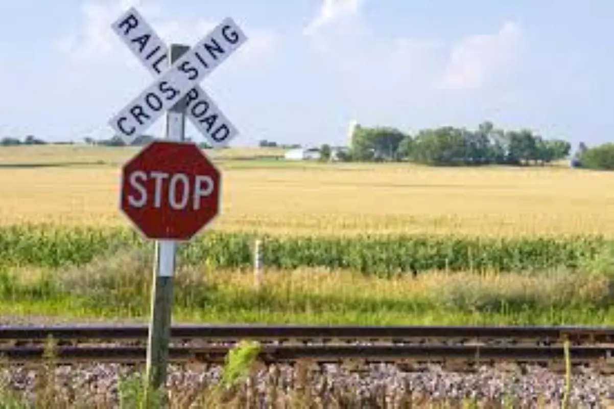 railroad-cross-800