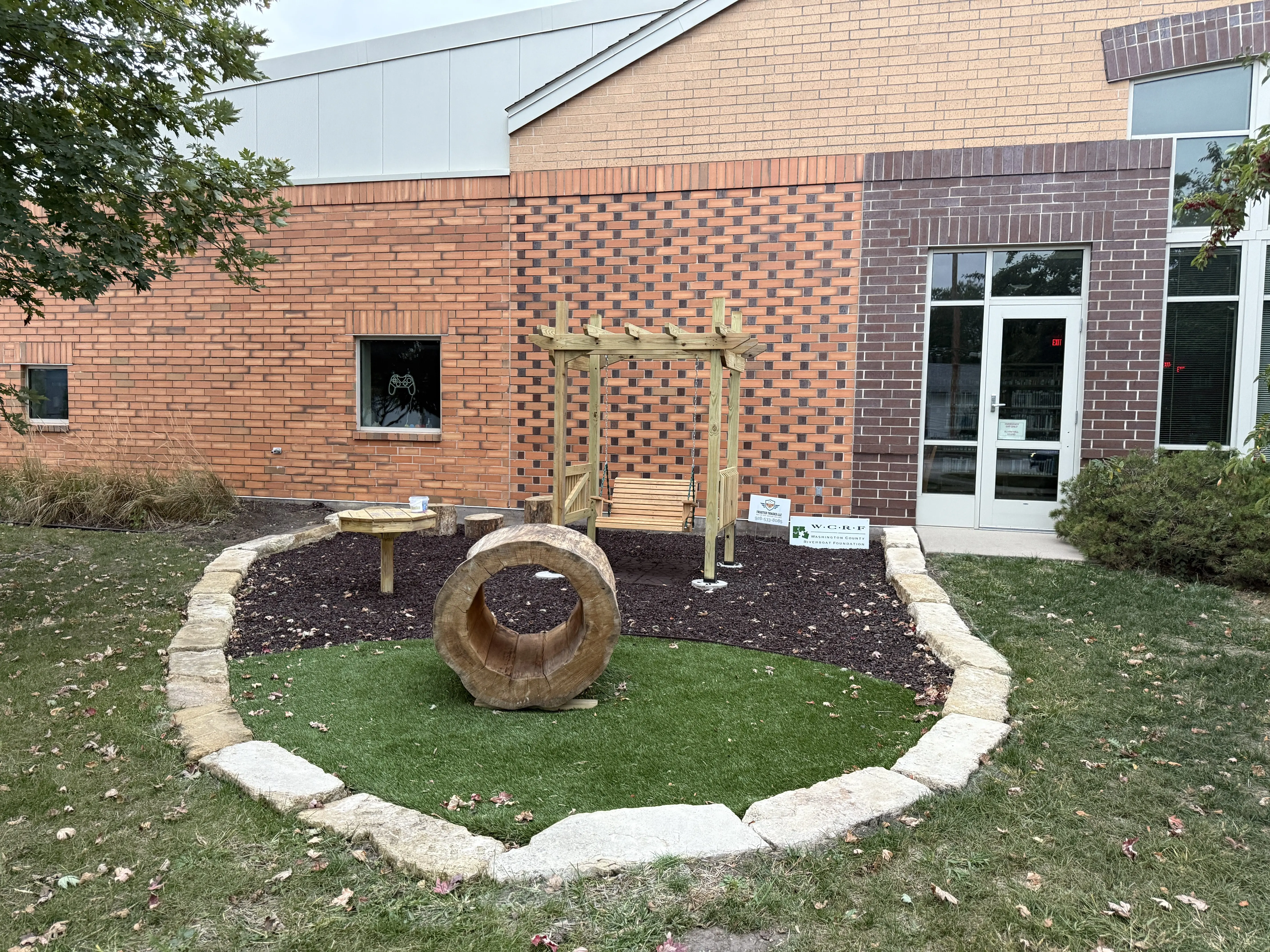 kalona-library-pocket-park