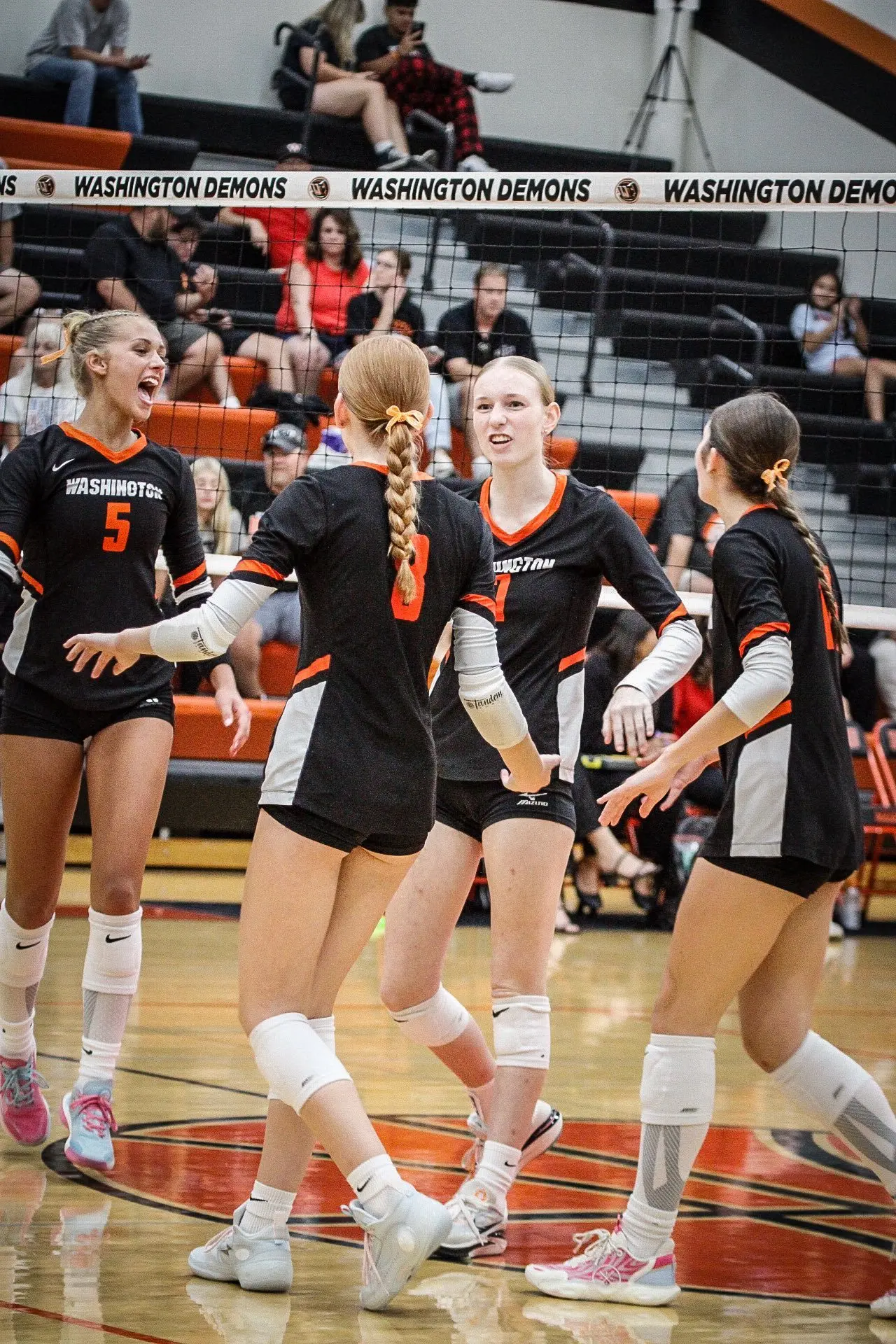 wash-vb-huddle-pic-3