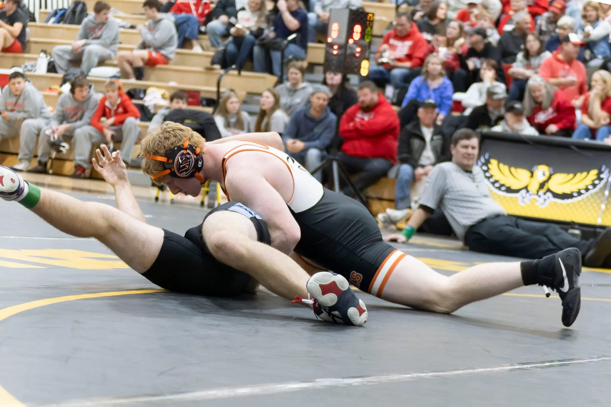 demon-wrestling-action-2