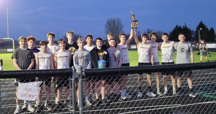 sig-boys-track-iowa-valley-champs