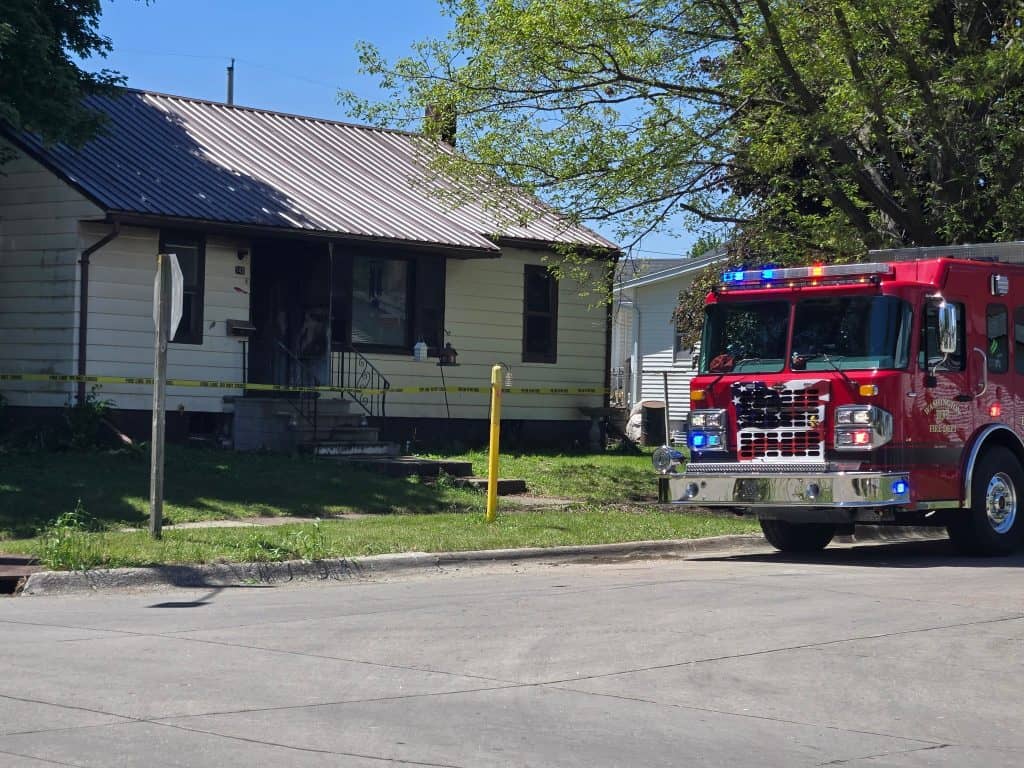 A house caught fire in Washington this morning. The incident also briefly closed the intersection of Jefferson Street and South 9th Avenue. According to Washington Fire Chief Brendan DeLong, at approximately 9:02 a.m.,