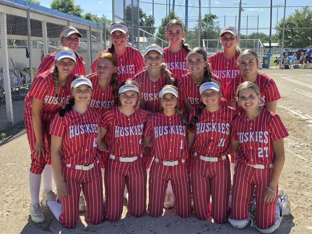 11 Huskies Earn Softball All-Conference Spots