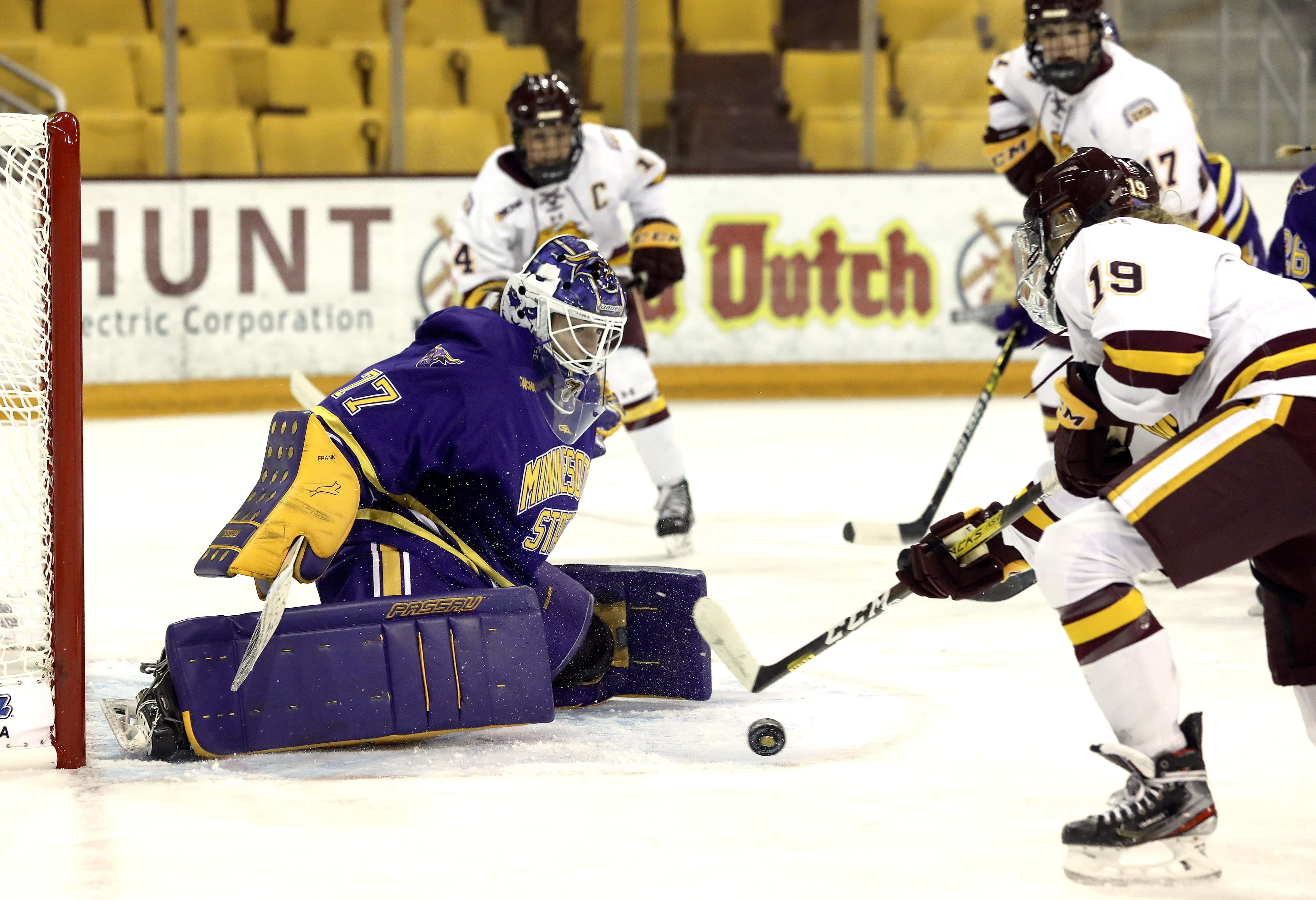 No 13 Umd Stays Undefeated Scores 42 Unanswered Points Against Bemidji State