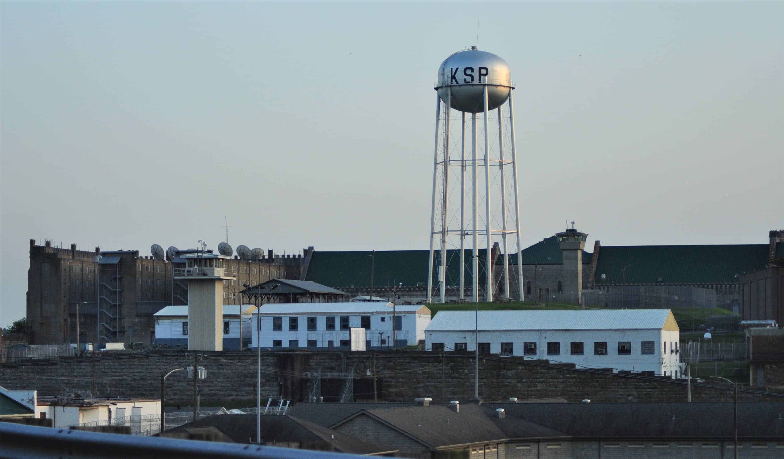 kentucky-state-penitentiary-has-100-job-openings-wpky