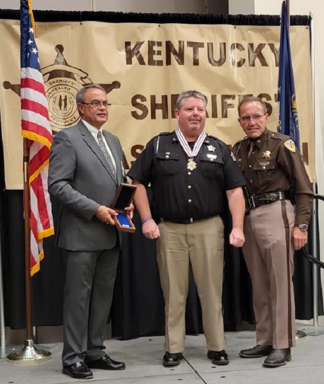 Caldwell County Sheriff's Deputy Noel Receives Medal Of Valor Award | WPKY