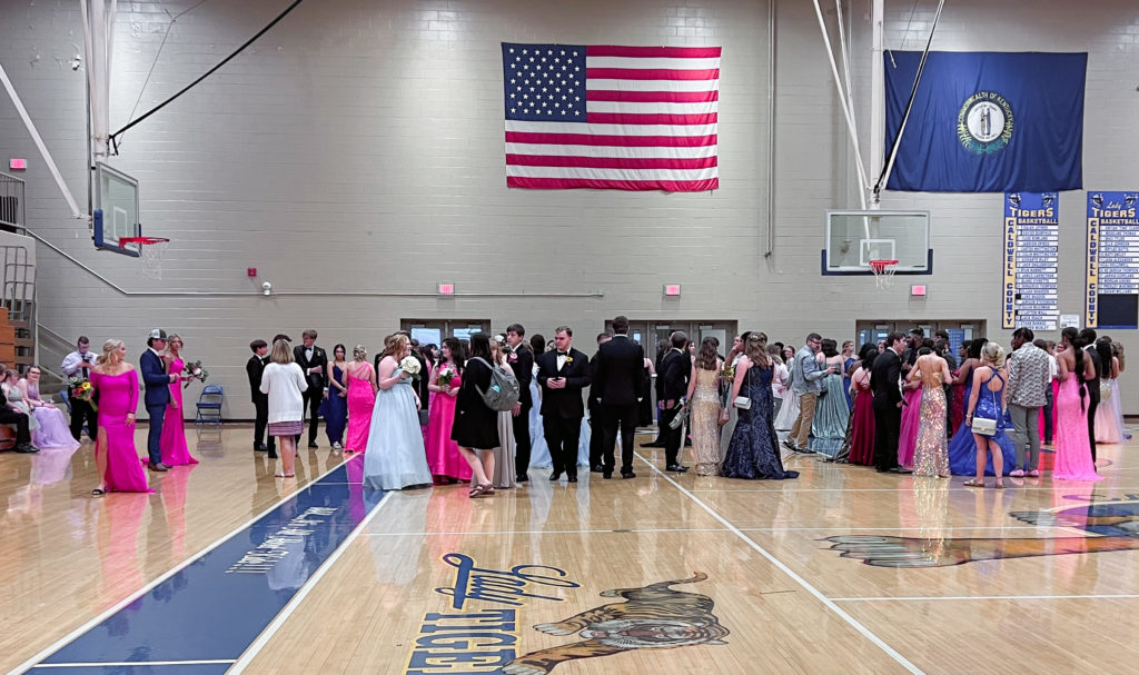 2022 Caldwell County High School Prom Grand March Photos | WPKY 103.3 ...