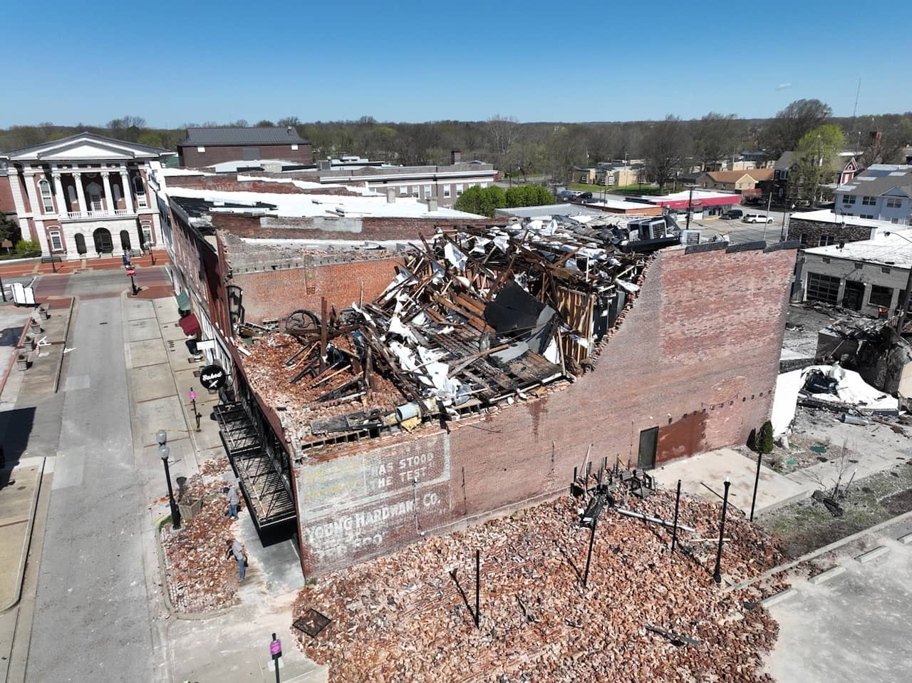 PHOTOS – Friday Night Storm Damage In Hopkinsville | WPKY 103.3 FM ...