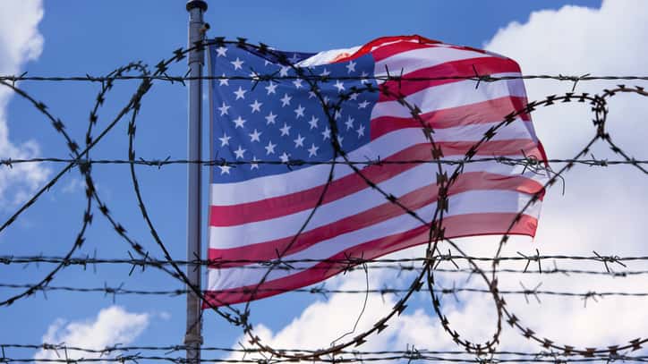 istock_013019_borderwallimmigration