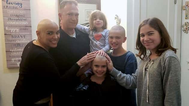 joanna-family3-ht-ml-190201_hpembed_5x3_992