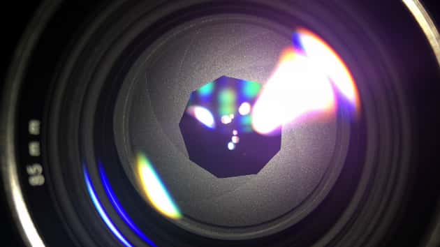 istock_21419_cameralensclose