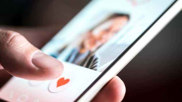 istock_21419_datingapp