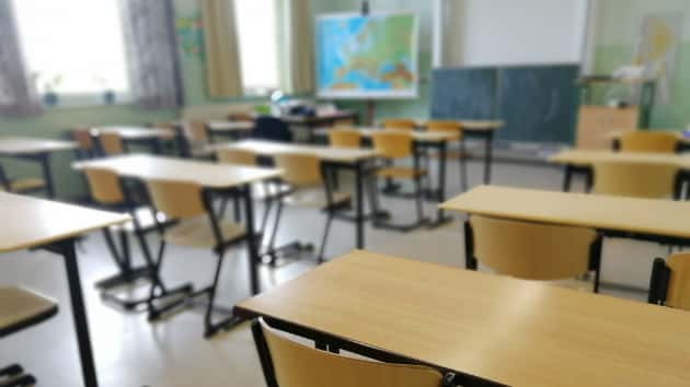 istock_21419_emptyclass