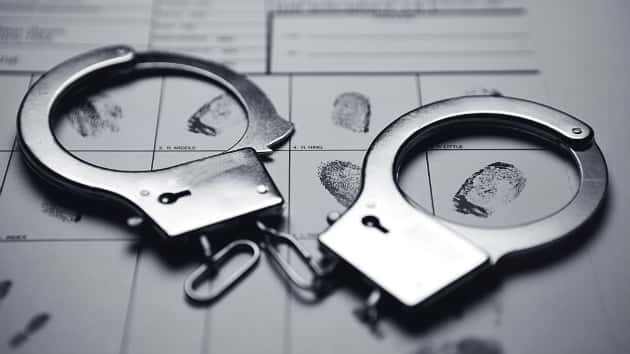 istock_21519_handcuffs