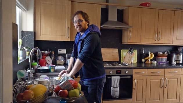 021619_abcnews_brexitpreppers