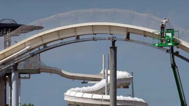 022319_abcnews_waterpark