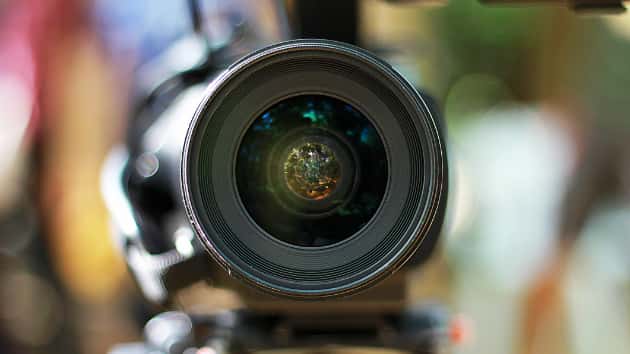 istock_22519_cameralens