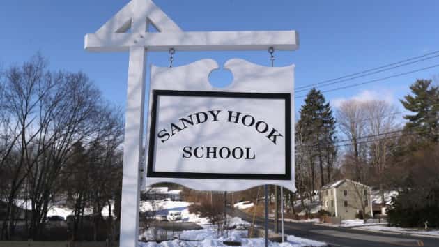 getty_31419_sandyhooksign