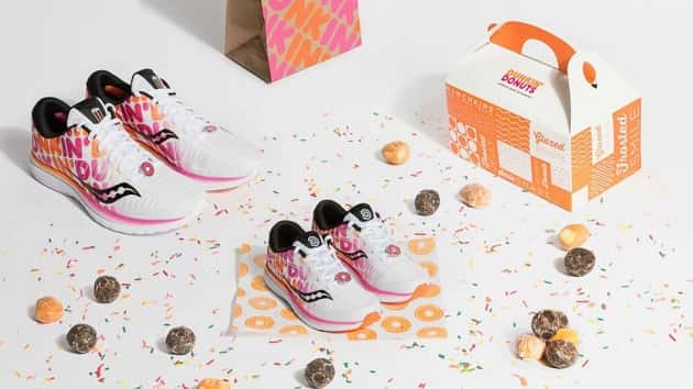 dunkin-donut-sneakers-ht-jpo-190321_hpmain_16x9_992