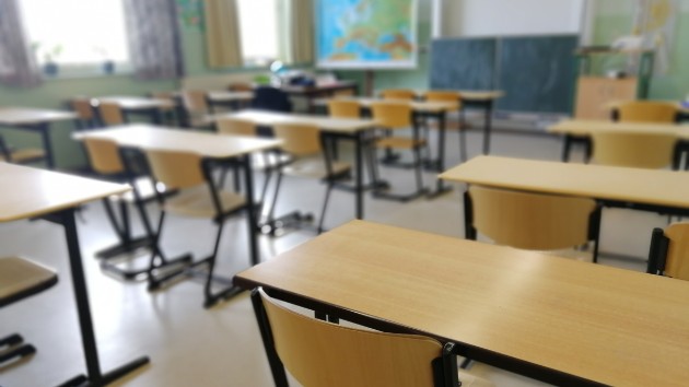 istock_32219_emptyclass