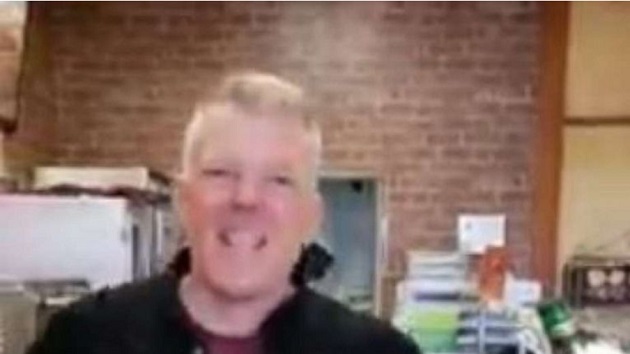 032319_tinalancaster_subwayguy