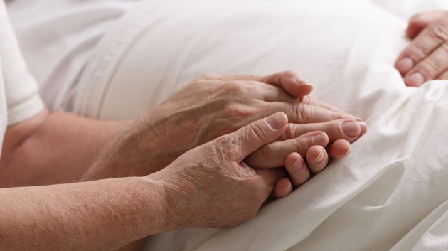 istock_032519_elderycouplediestogether