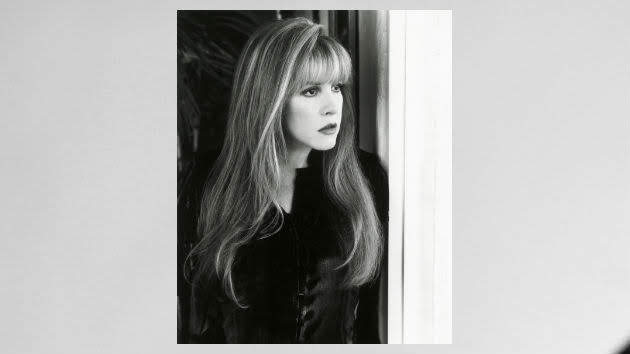 m_stevienicksrockhalloffamepic_121318-2