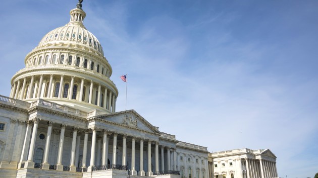 istock_32719_capitolbldgclose