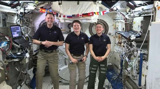 strahanandsara-astronauts-ht-kk-190401_hpmain_16x9_992