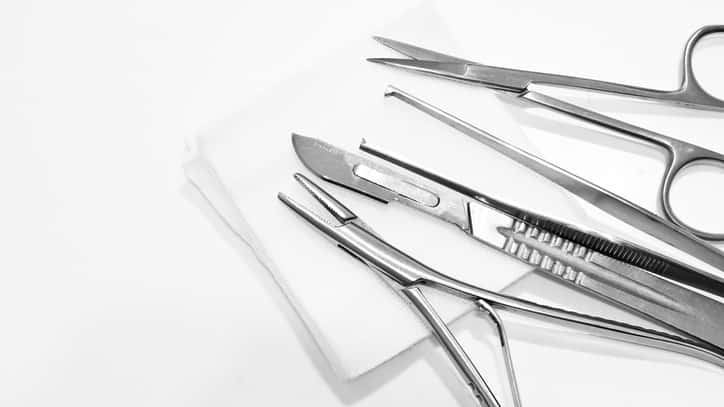 istock_041119_scalpel