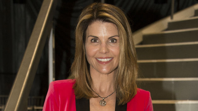 e_lori_loughlin_03132019-5